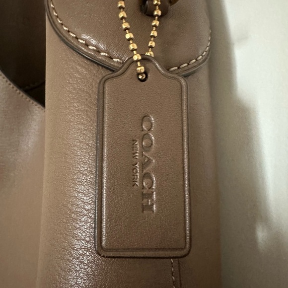 RARE EUC Coach Brooklyn 28 Shoulder Bag - Picture 3 of 5